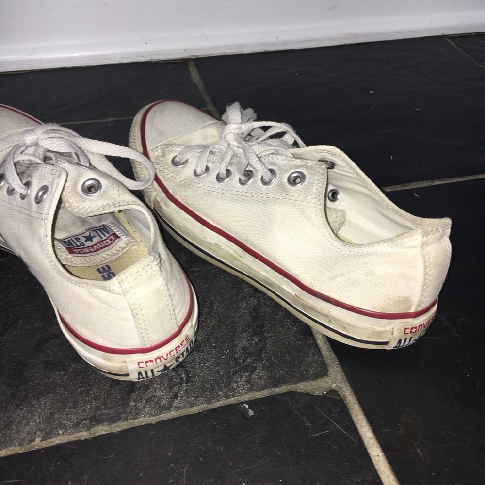 White converse - Picture 4 of 5